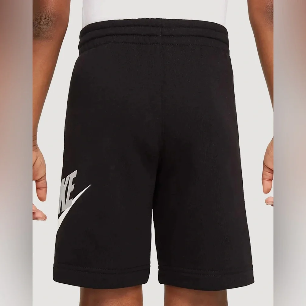 NIKE Boy’s Club Fleece Shorts sz 6, NWT